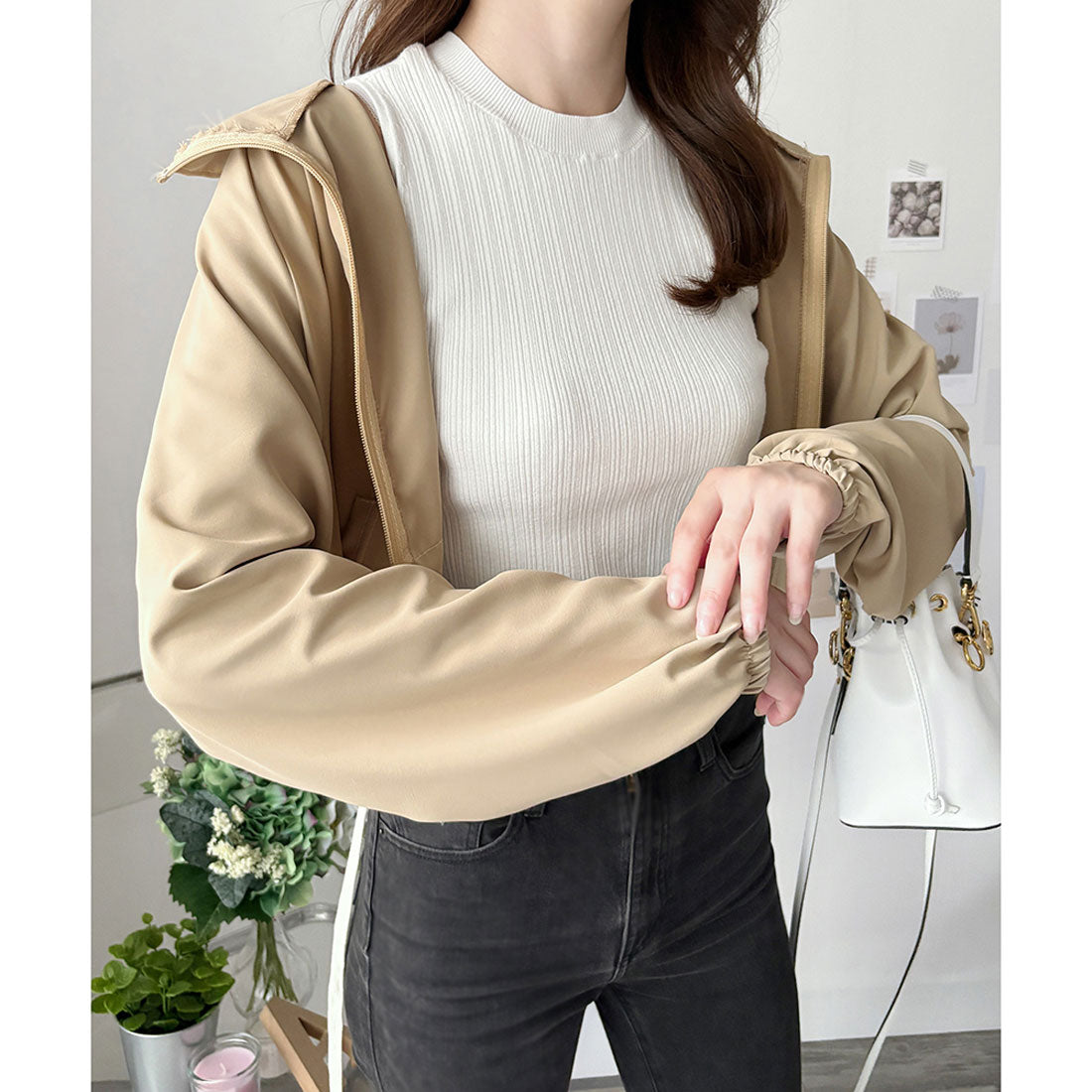 デューリリー Dewlily ショート丈ドロストブルゾン ライトアウター ジャケット ショート丈 韓国 ファッション レディース 春夏秋 着回し カバー 通勤 旅行 おしゃれ （ブラック） ブラック