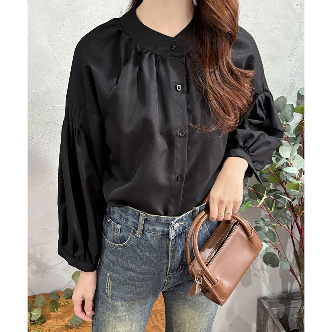 デューリリー Dewlily リラックスパフスリーブブラウス 体型カバー 長袖 ギャザー デイリー着回し 大人可愛い 上品きれいめ シンプル 無地 トップス 白 オフィス 韓国 （ブラック） ブラック