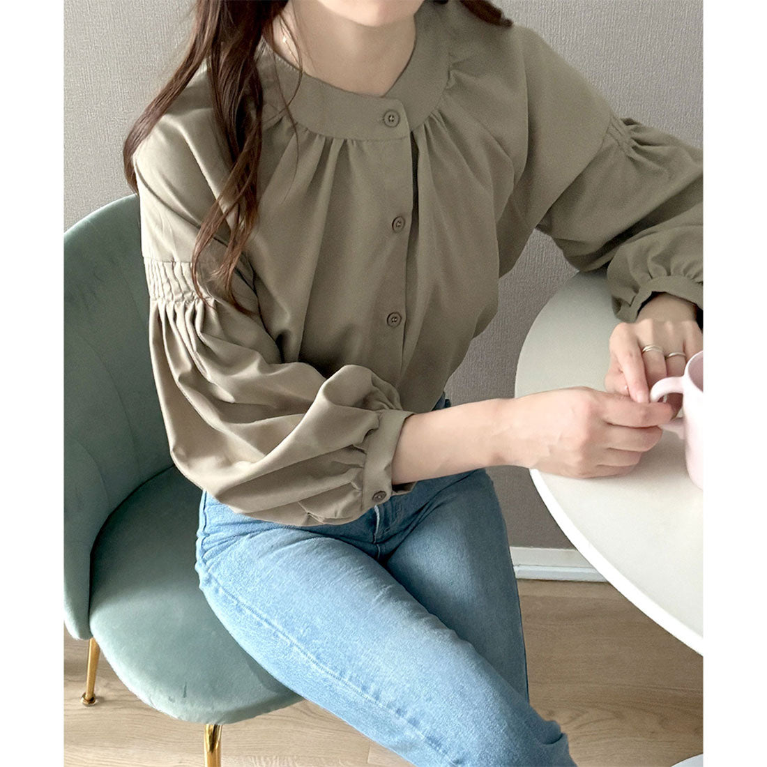 デューリリー Dewlily リラックスパフスリーブブラウス 体型カバー 長袖 ギャザー デイリー着回し 大人可愛い 上品きれいめ シンプル 無地 トップス 白 オフィス 韓国 （ブラック） ブラック