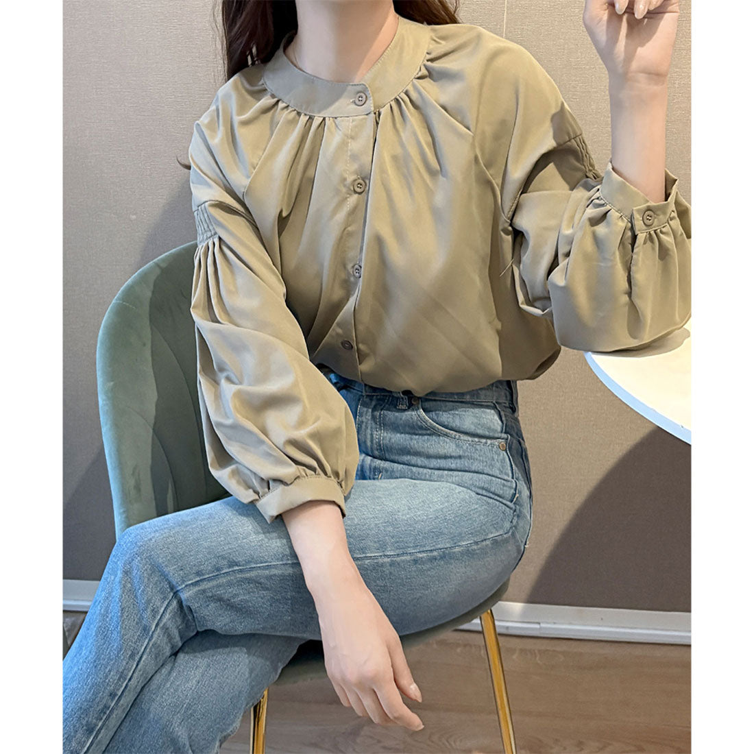 デューリリー Dewlily リラックスパフスリーブブラウス 体型カバー 長袖 ギャザー デイリー着回し 大人可愛い 上品きれいめ シンプル 無地 トップス 白 オフィス 韓国 （ブラック） ブラック