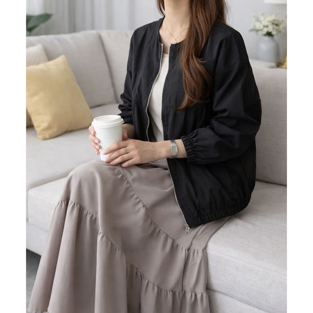 デューリリー Dewlily ノーカラーライトブルゾン レディース 長袖 軽量 羽織り きれいめ 上品 ギャザー シンプル 通勤 オフィス カジュアル アウター こなれ 大人可愛い （アイボリー） アイボリー