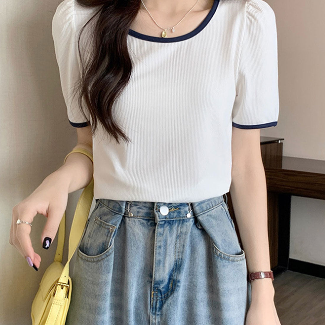 デューリリー Dewlily バイカラーTシャツ 韓国ファッション 10代 20代 30代 カジュアル シンプル 無地 おしゃれ きれいめ 大人 上品 パイピング （ホワイト） ホワイト