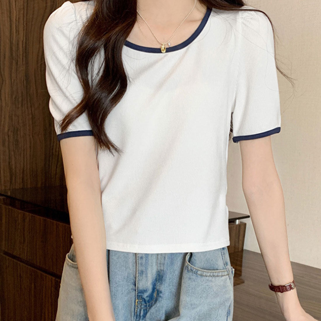 デューリリー Dewlily バイカラーTシャツ 韓国ファッション 10代 20代 30代 カジュアル シンプル 無地 おしゃれ きれいめ 大人 上品 パイピング （ホワイト） ホワイト
