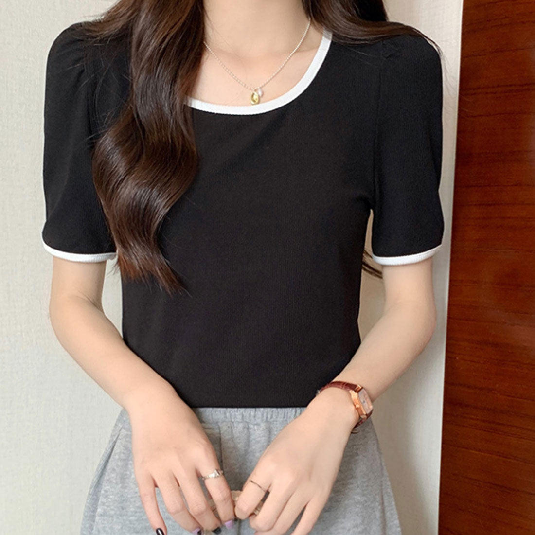デューリリー Dewlily バイカラーTシャツ 韓国ファッション 10代 20代 30代 カジュアル シンプル 無地 おしゃれ きれいめ 大人 上品 パイピング （ブラック） ブラック