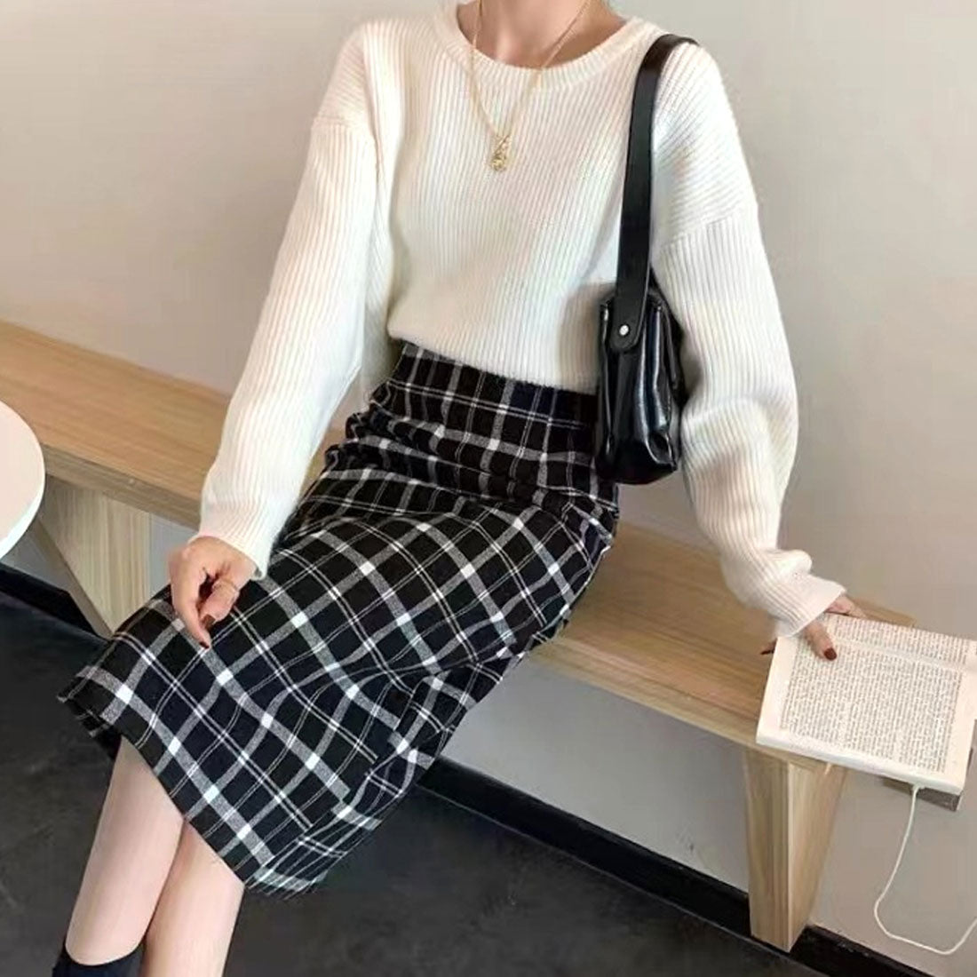 デューリリー Dewlily チェック柄ニットスカート レディース 10代 20代 30代 韓国ファッション 春 秋 冬 可愛い 大人カジュアル シンプル 上品 デート 黒