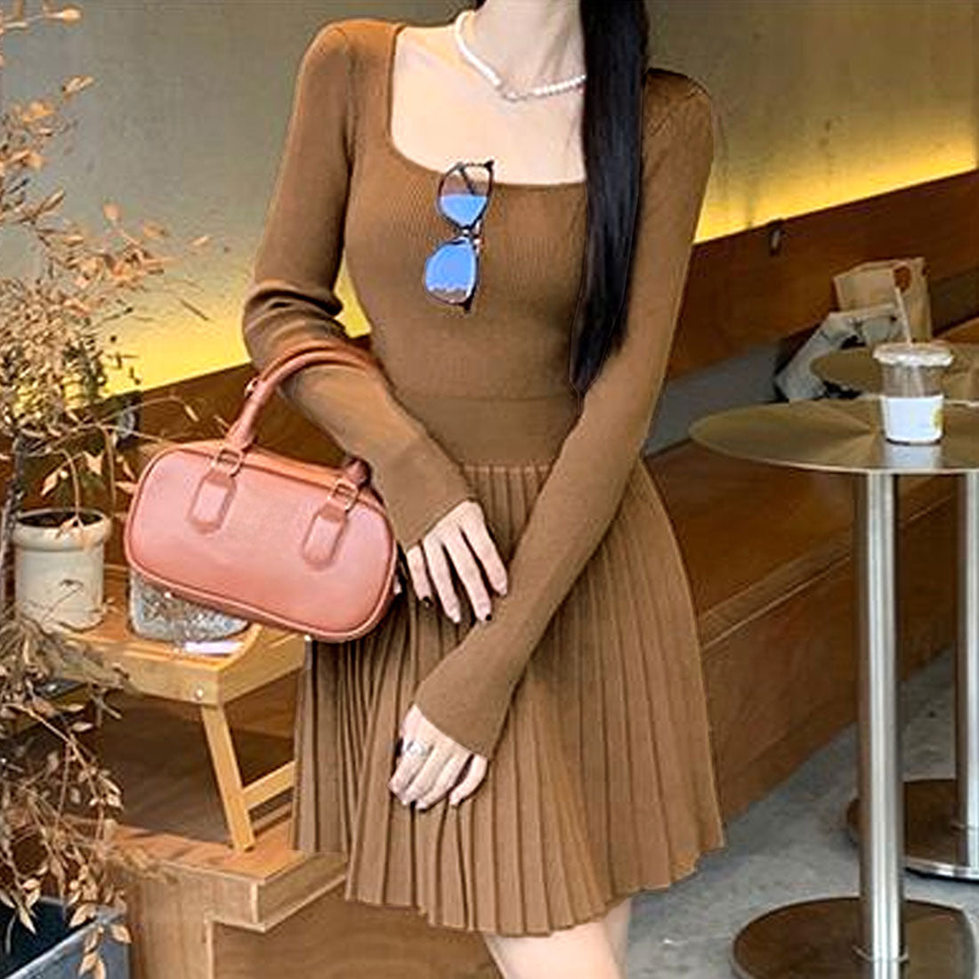 デューリリー Dewlily ニットプリーツワンピース レディース 10代 20代 30代 韓国ファッション カジュアル 長袖 ミニ スクエアネック 春 秋 冬 無地 シンプル （ブラウン） ブラウン