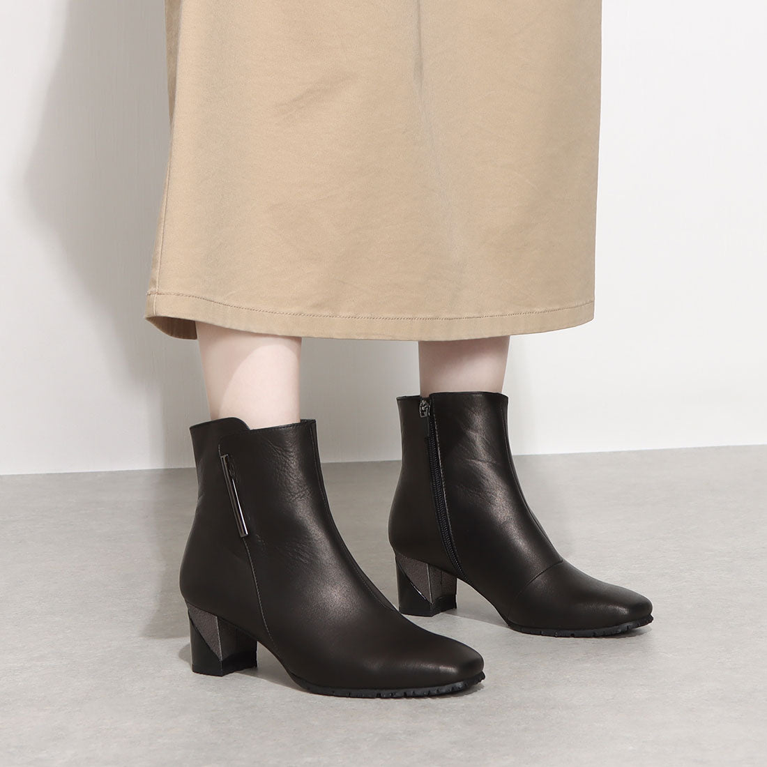 ドナミス Dona Miss 【消音・防滑ソール】エレガントショートブーツ （BL） BL