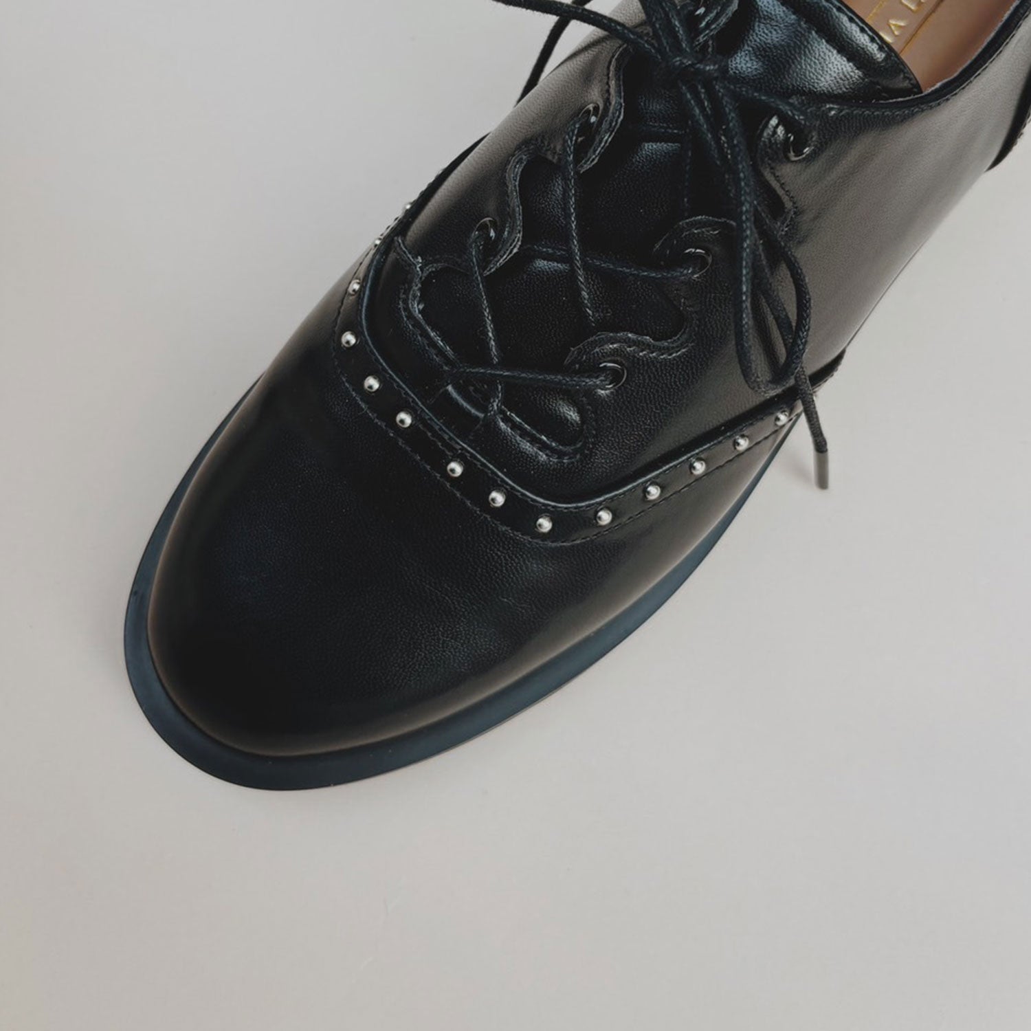 Daniella & GEMMA 【Rain Compatible】 Micro Studded Lace-Up Shoes