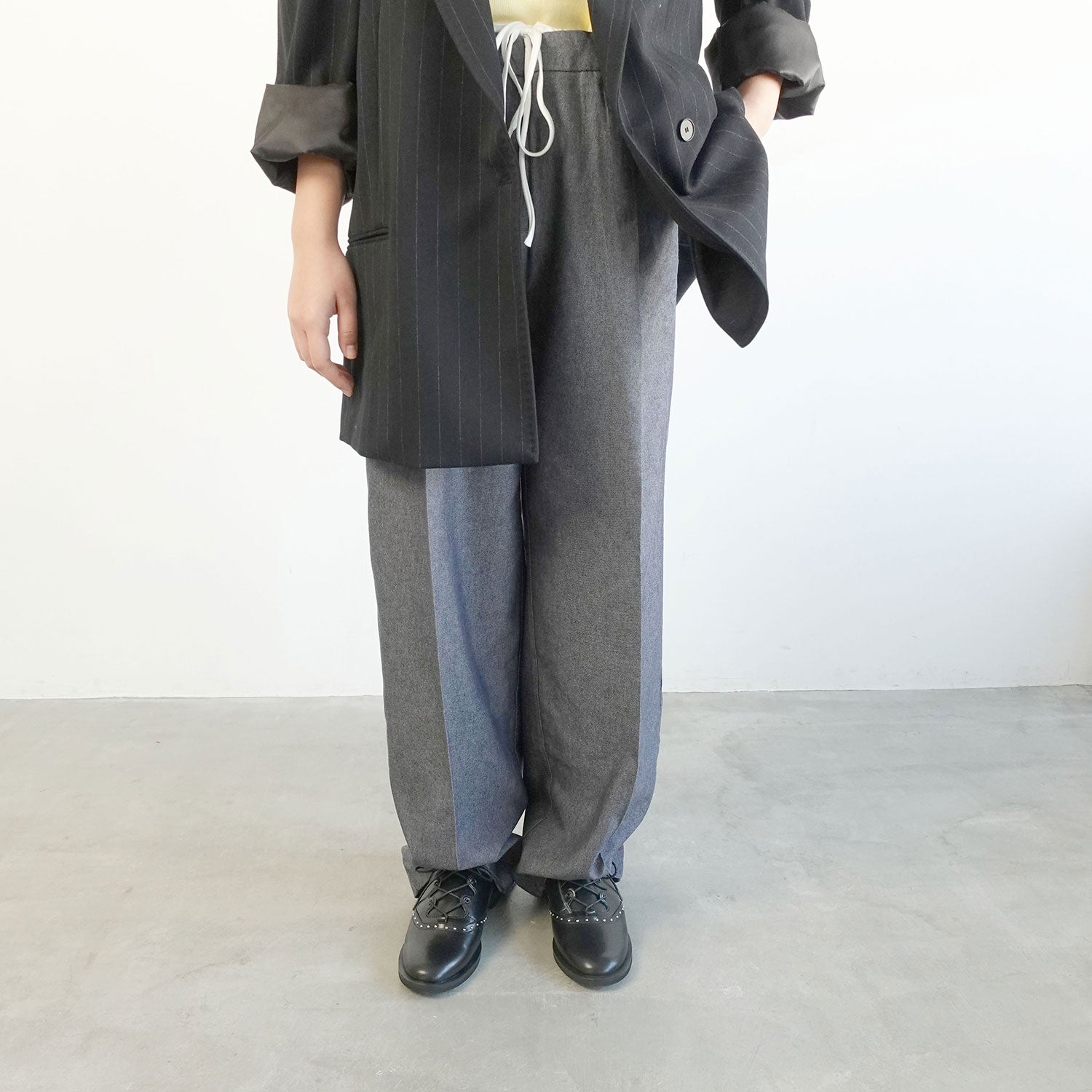 Daniella & GEMMA 【Rain Compatible】 Micro Studded Lace-Up Shoes