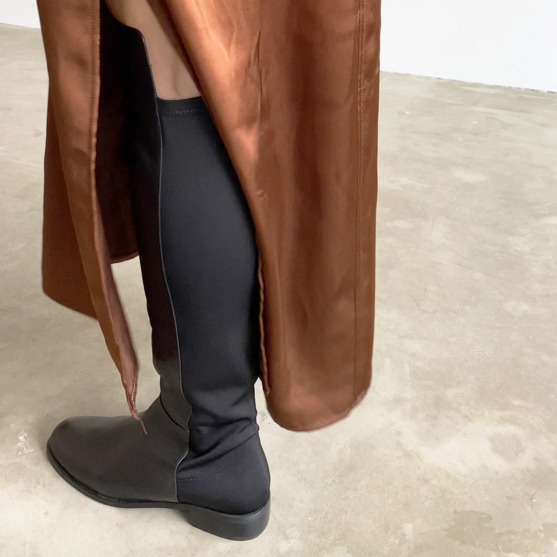 Daniella &amp; GEMMA [Akiko Kizu × Daniella &amp; GEMMA] Back stretch knee-high boots