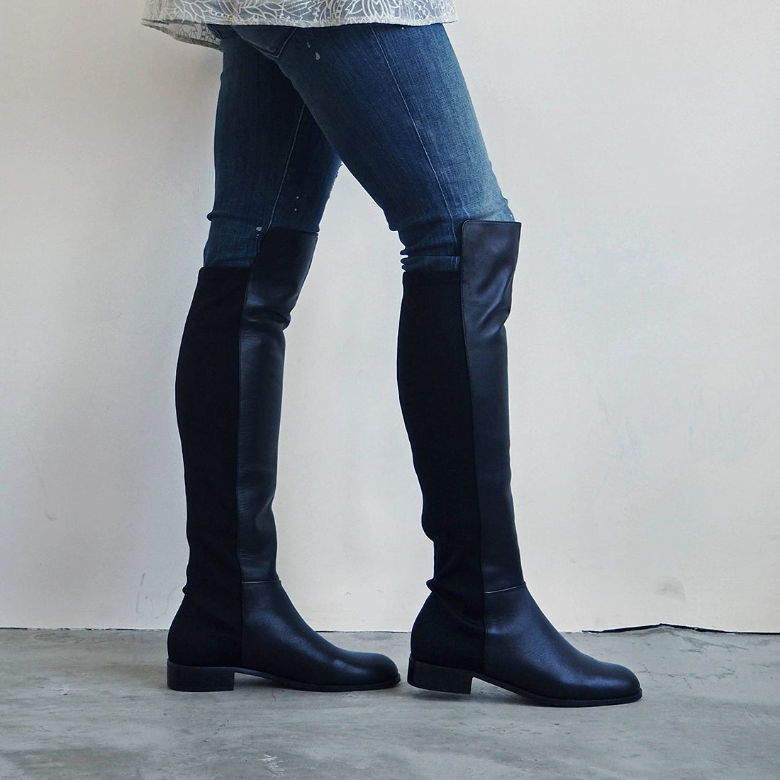 Daniella &amp; GEMMA [Akiko Kizu × Daniella &amp; GEMMA] Back stretch knee-high boots