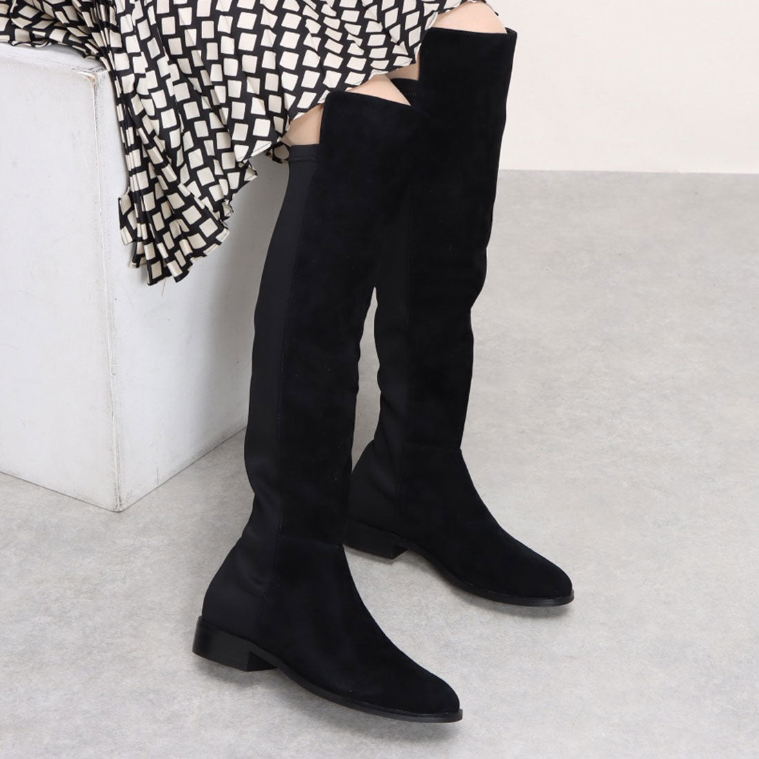 Daniella &amp; GEMMA [Akiko Kizu × Daniella &amp; GEMMA] Back stretch knee-high boots