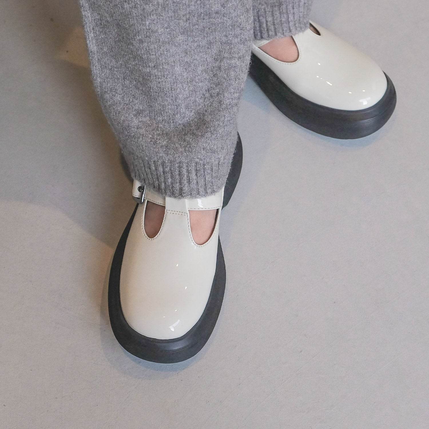 Daniella & GEMMA [COEL × Daniella & GEMMA] T-belt volume sole