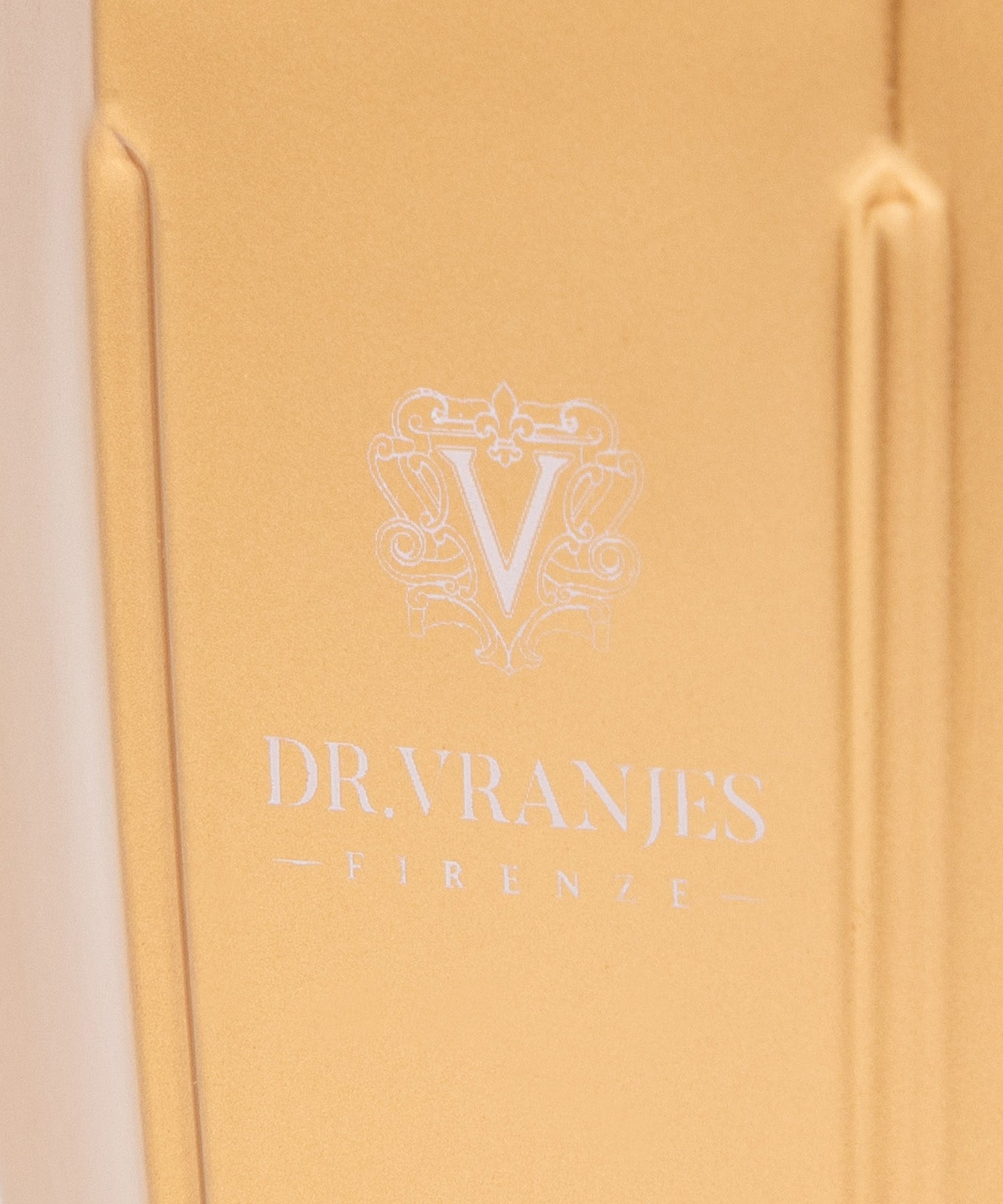 ドットール・ヴラニエス DR. VRANJES CANDELE D’ARREDO キャンドル 80g ルームフレグランス HOME FRAGRANCE ホームフレグランス 【返品不可商品】 （ウードノービレ×ゴールド） ウードノービレ×ゴールド