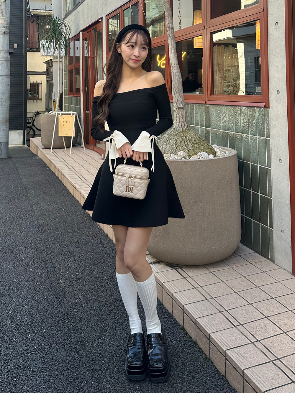 ダーリッチ Darich オフショルフレアニットミニワンピース