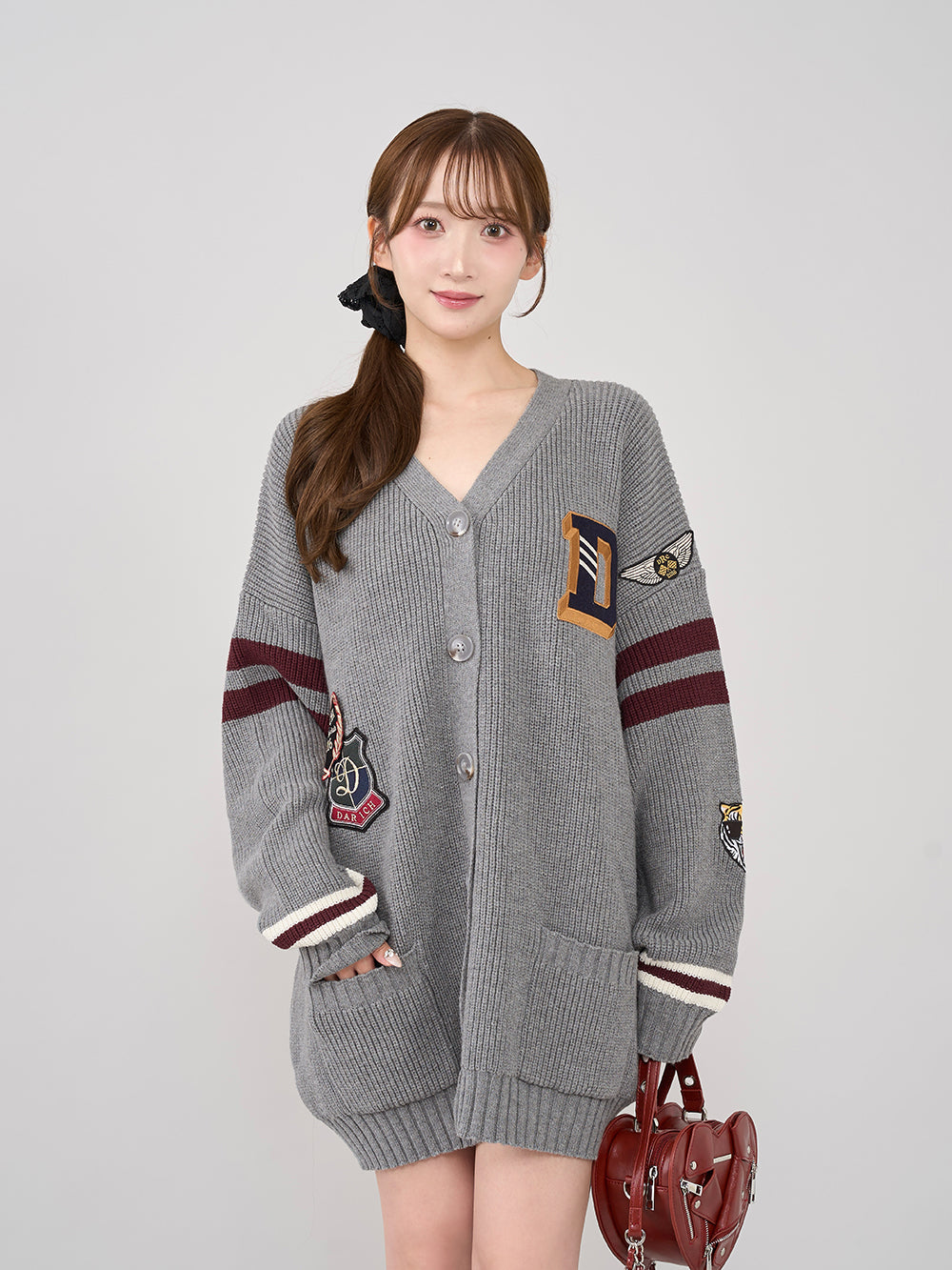 ダーリッチ Darich カレッジワッペンVネックニットカーディガン （グレー） グレー