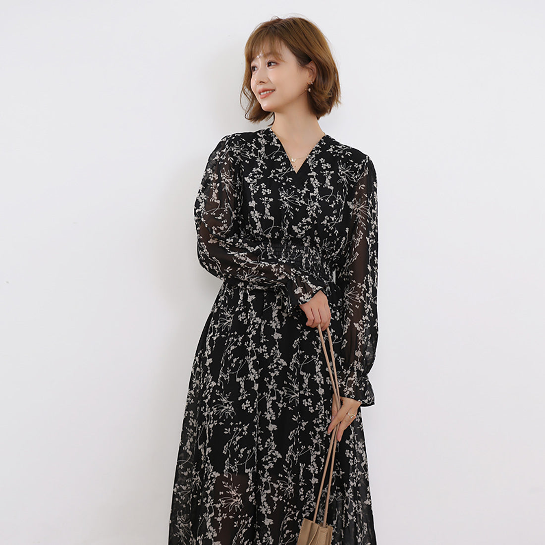 ドゥー ベル Doux Belle マキシワンピース レディース  花柄 Vネック パフスリーブ ロング丈 ひざ下 五分袖 長袖