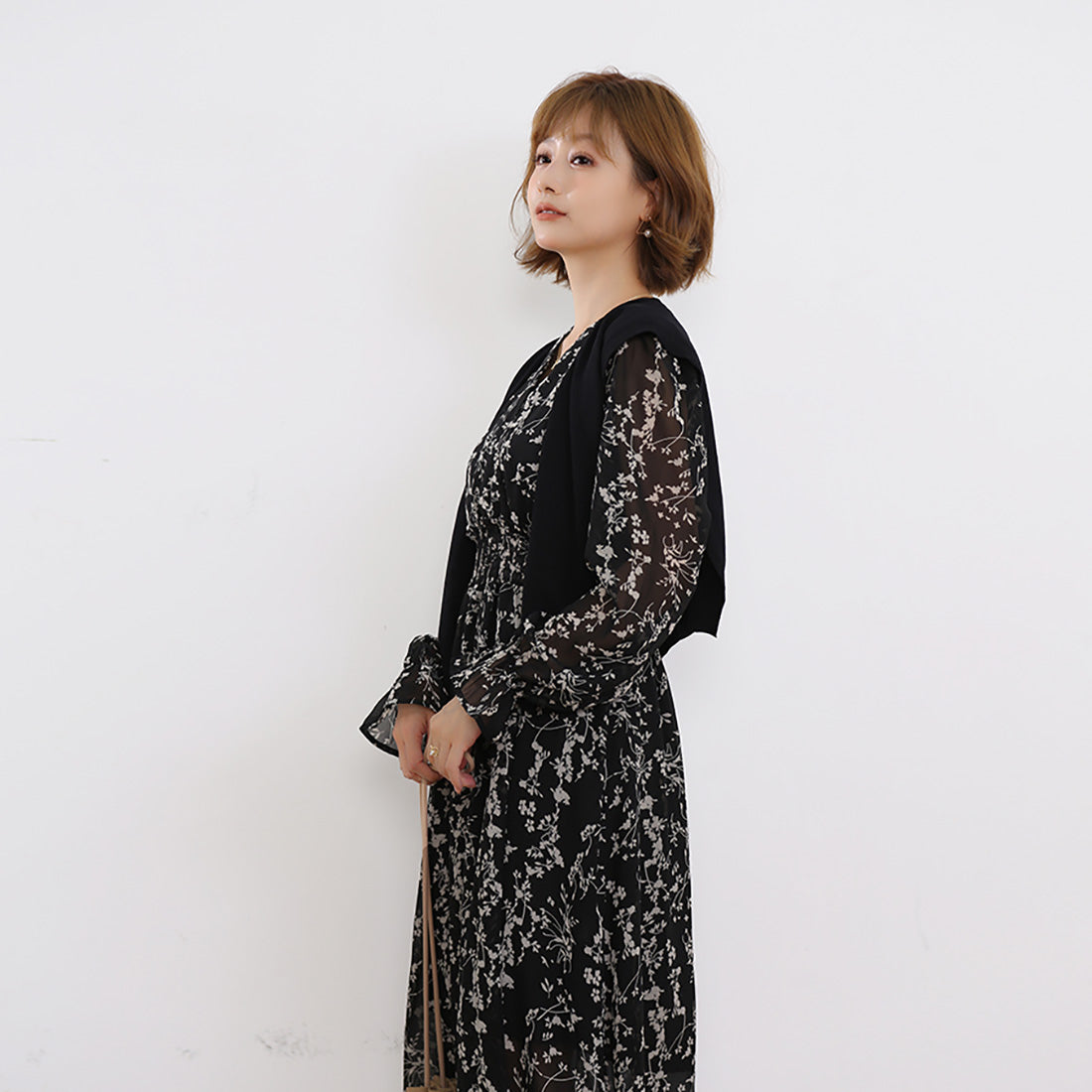 ドゥー ベル Doux Belle マキシワンピース レディース  花柄 Vネック パフスリーブ ロング丈 ひざ下 五分袖 長袖