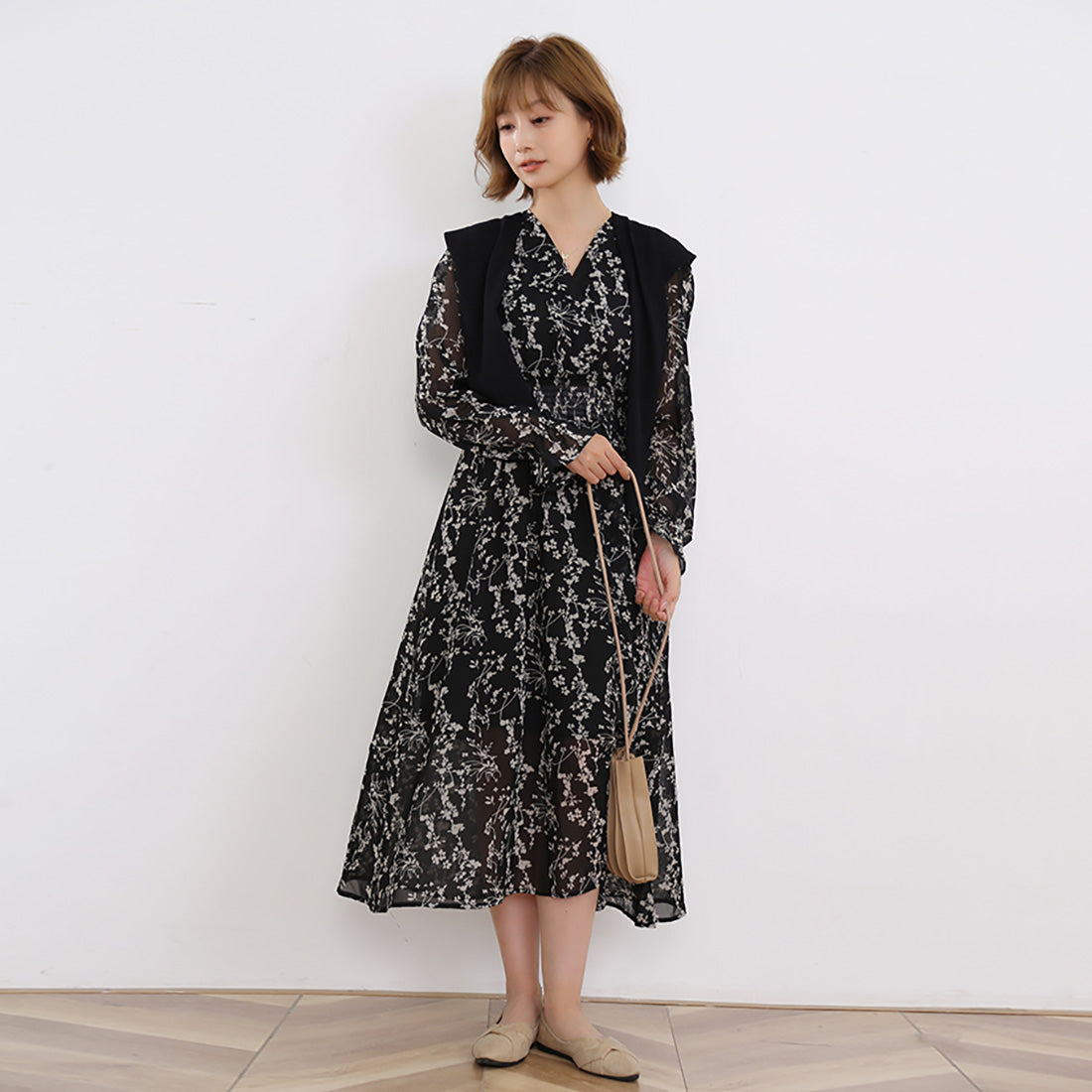ドゥー ベル Doux Belle マキシワンピース レディース  花柄 Vネック パフスリーブ ロング丈 ひざ下 五分袖 長袖