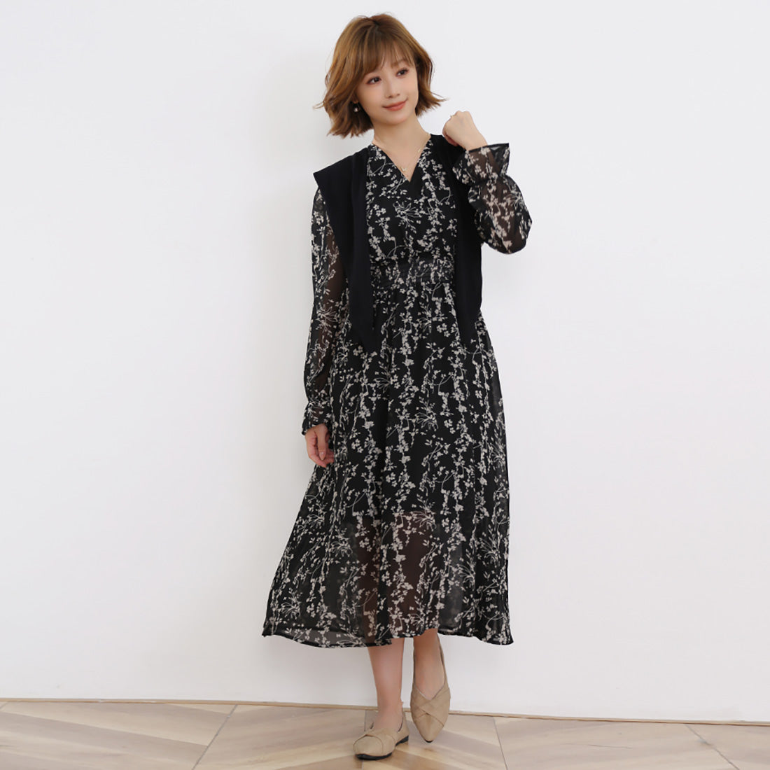ドゥー ベル Doux Belle マキシワンピース レディース  花柄 Vネック パフスリーブ ロング丈 ひざ下 五分袖 長袖