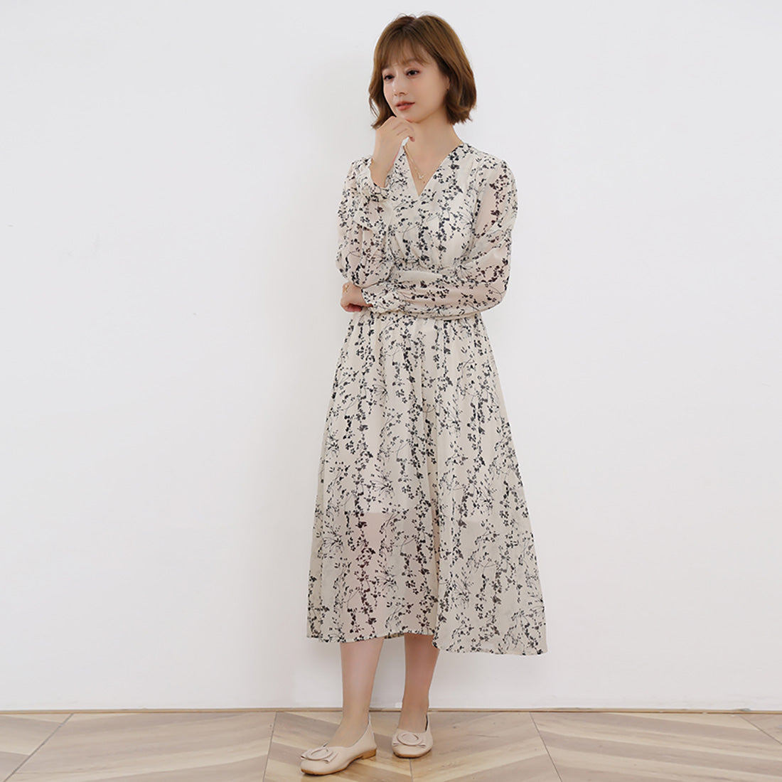 ドゥー ベル Doux Belle マキシワンピース レディース  花柄 Vネック パフスリーブ ロング丈 ひざ下 五分袖 長袖