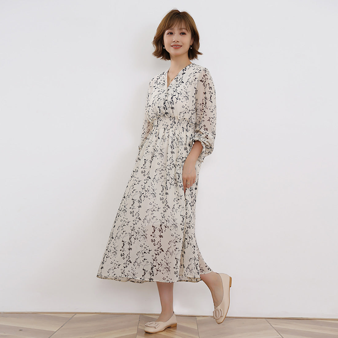 ドゥー ベル Doux Belle マキシワンピース レディース  花柄 Vネック パフスリーブ ロング丈 ひざ下 五分袖 長袖