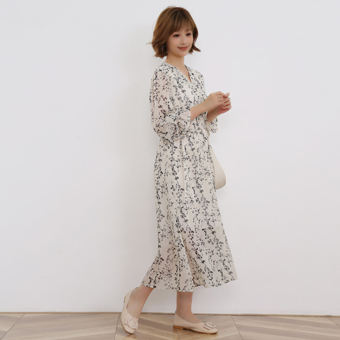 ドゥー ベル Doux Belle マキシワンピース レディース  花柄 Vネック パフスリーブ ロング丈 ひざ下 五分袖 長袖