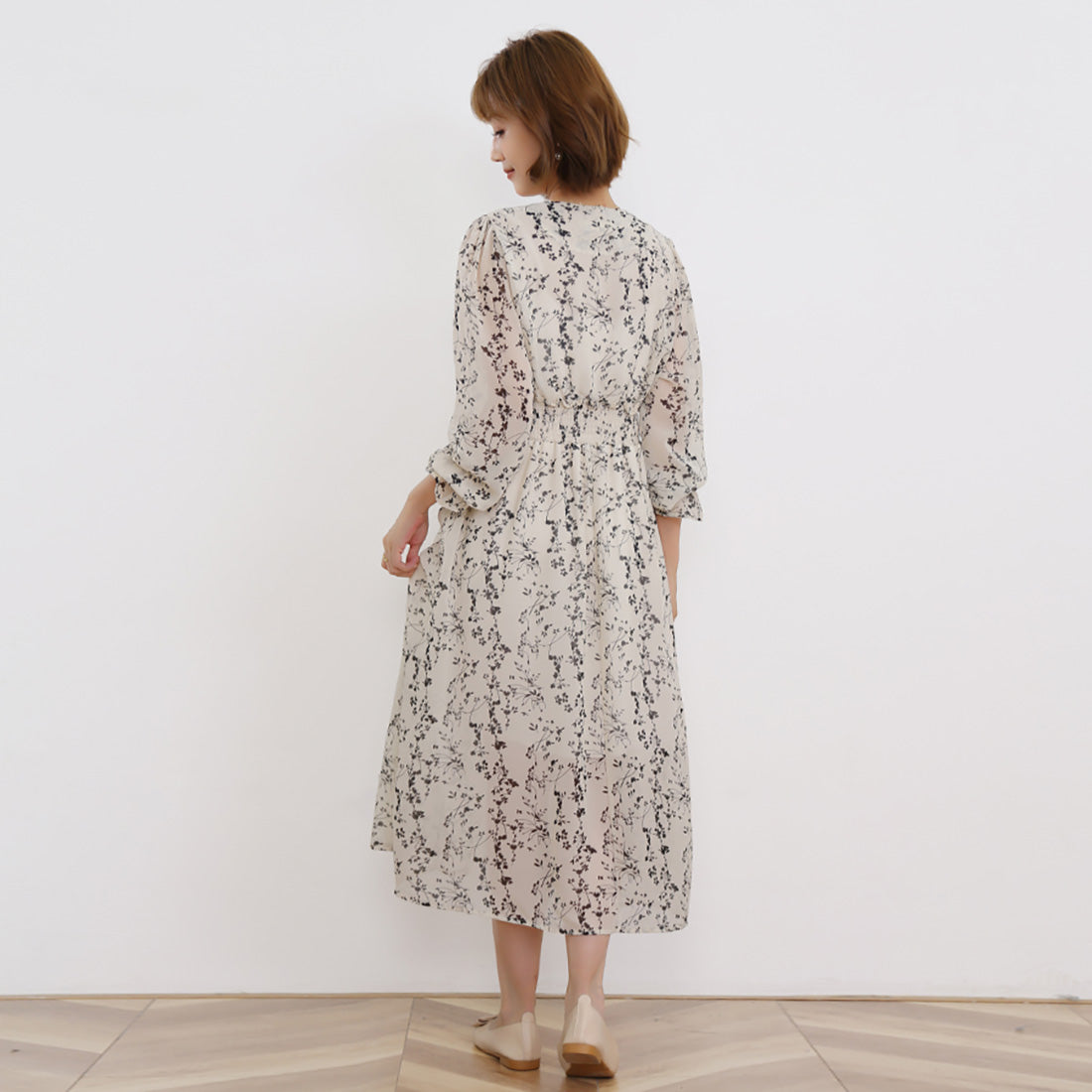 ドゥー ベル Doux Belle マキシワンピース レディース  花柄 Vネック パフスリーブ ロング丈 ひざ下 五分袖 長袖