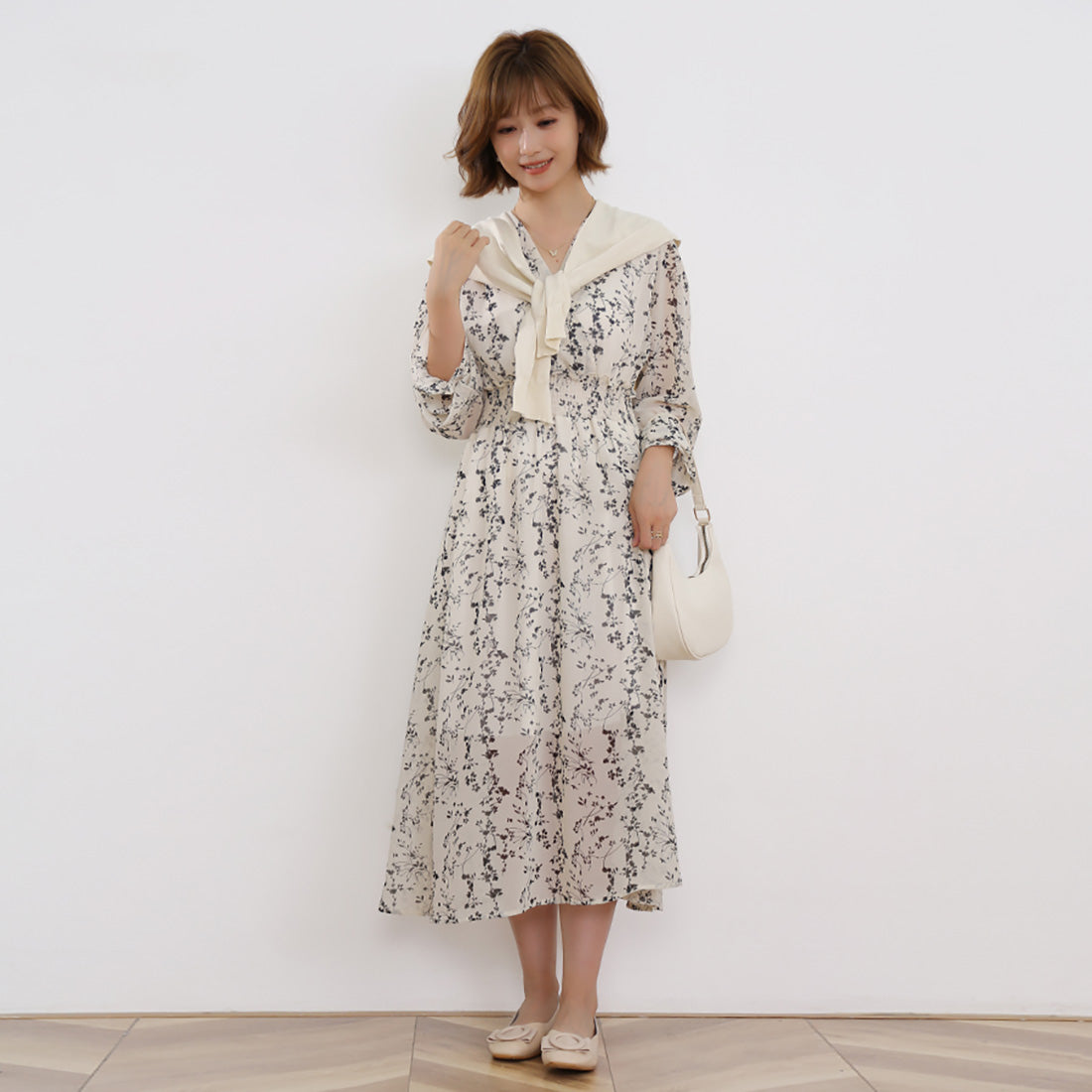 ドゥー ベル Doux Belle マキシワンピース レディース  花柄 Vネック パフスリーブ ロング丈 ひざ下 五分袖 長袖