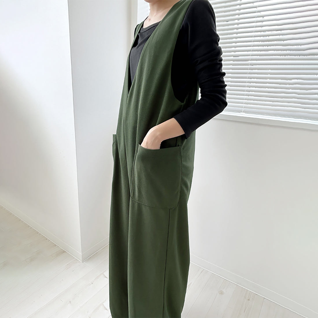 ドゥー ベル Doux Belle 秋新作 オールインワン レディース サロペット  マキシ丈 ロング丈 ゆったり 体型カバー vネック （ベージュ） ベージュ