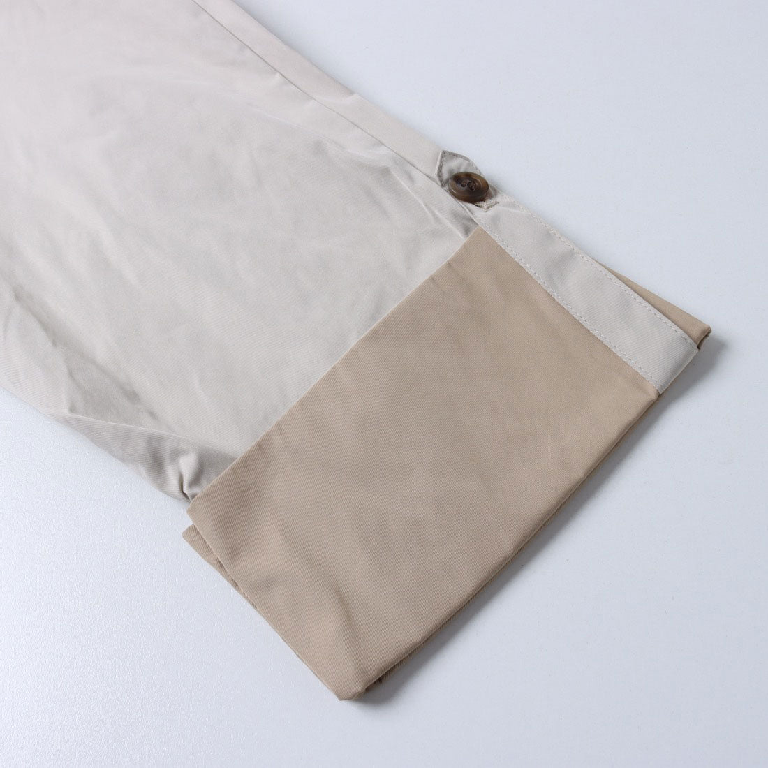 ドゥクラッセ DoCLASSE 二重織リバーシブル・ショートフーディ （ライトベージュ） ライトベージュ