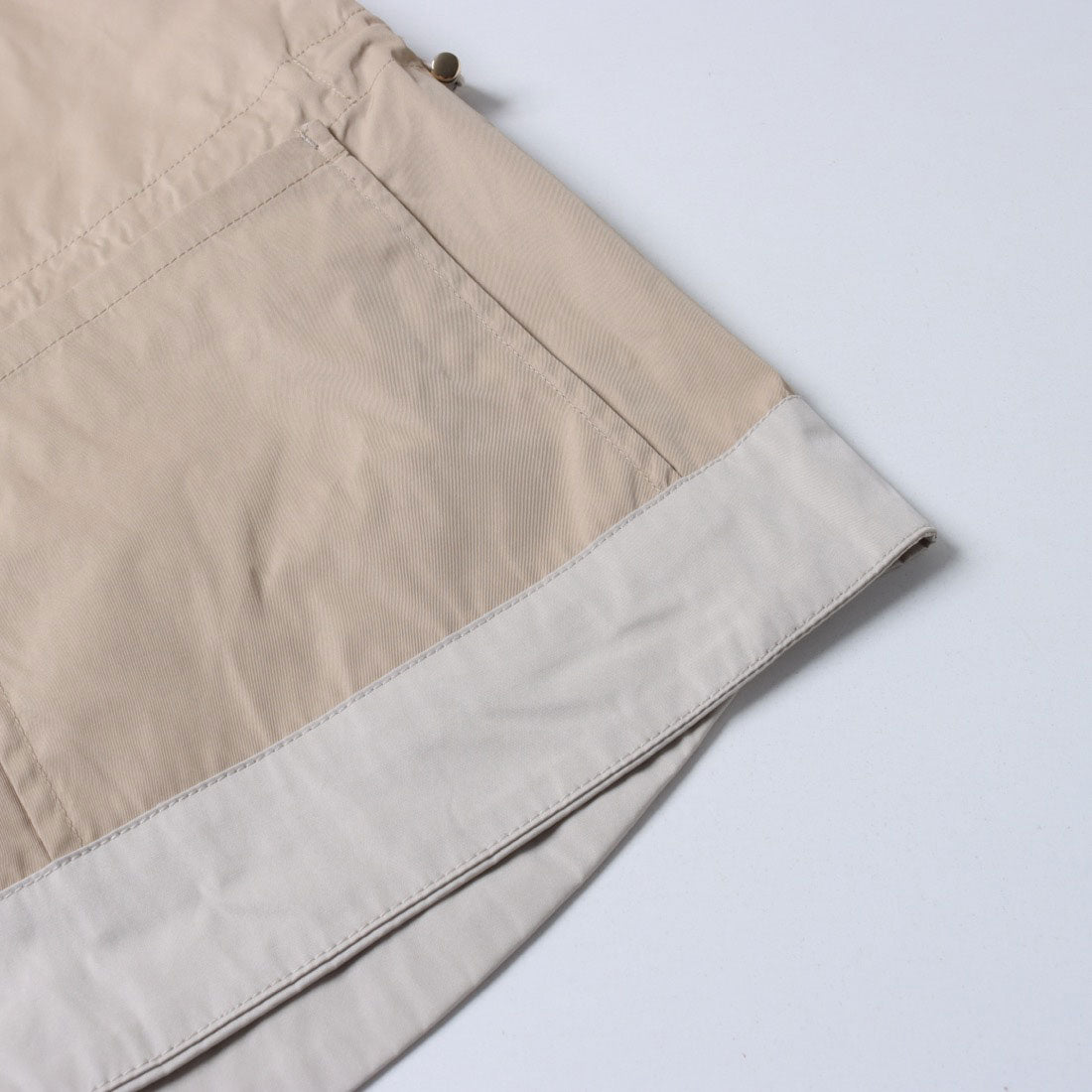 ドゥクラッセ DoCLASSE 二重織リバーシブル・ショートフーディ （ライトベージュ） ライトベージュ