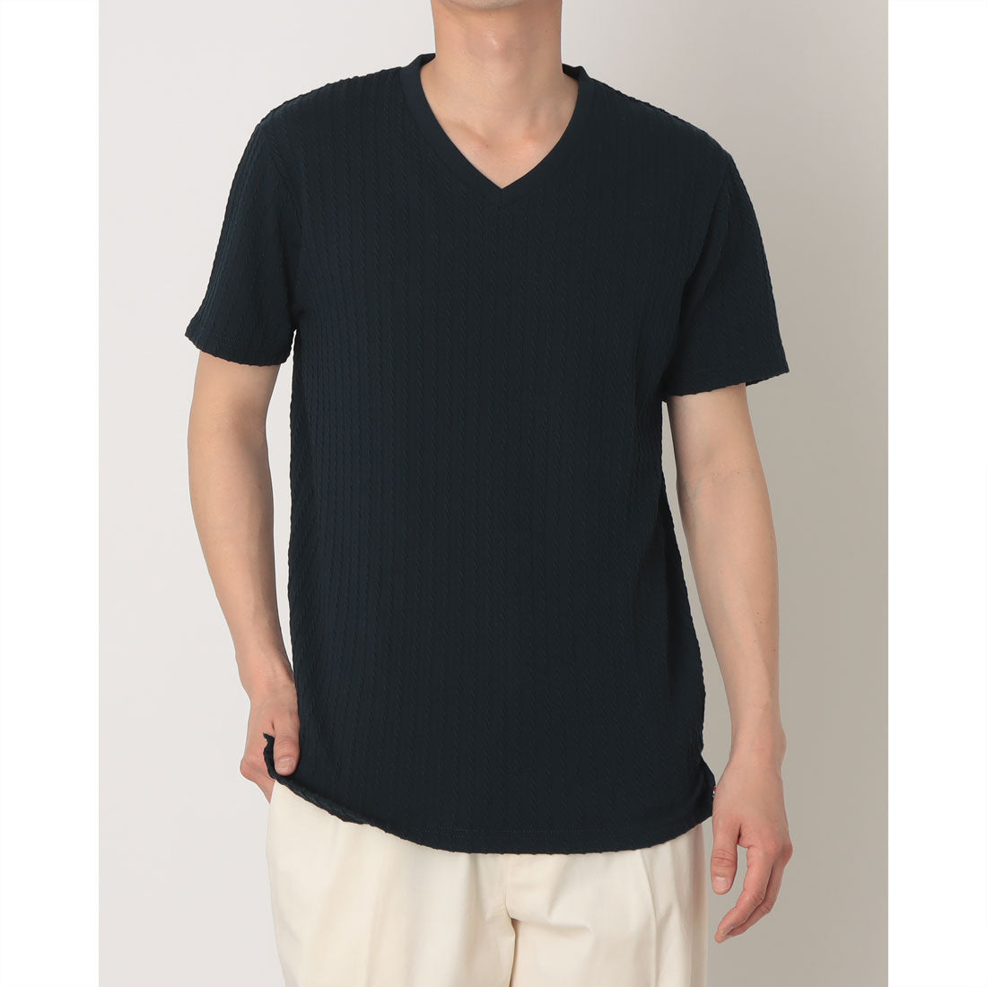 ドゥクラッセ DoCLASSE ジャガードVネックTシャツ （ネイビー） ネイビー