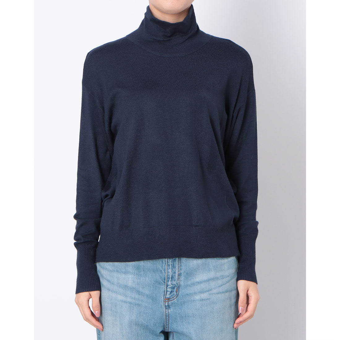 ドゥクラッセ DoCLASSE なめらかヤーン・ハイネック配色ニット （ミッドナイトブルー） ミッドナイトブルー