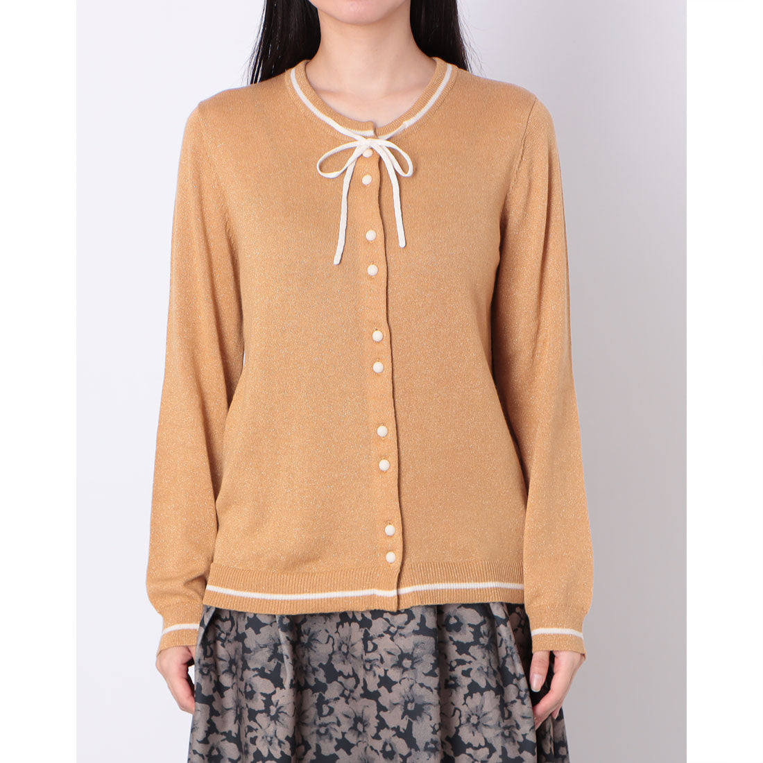 ドゥクラッセ DoCLASSE スパークルニット・リボン付きカーディガン （ライトキャメル） ライトキャメル