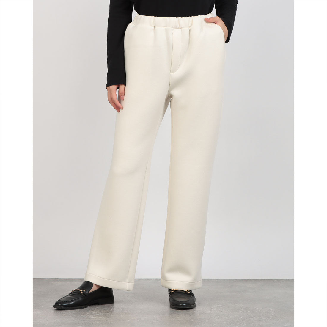 ドゥクラッセ DoCLASSE 綾目ダンボールニット・ストレートパンツ （エクルー） エクルー