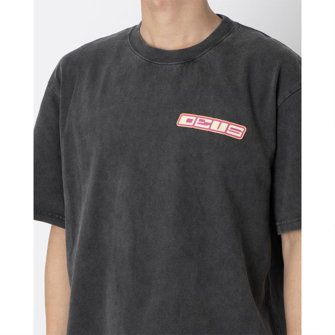 デウスエクスマキナ Deus ex Machina TOKEN TEE 半袖Tシャツ （アンスラサイト） アンスラサイト
