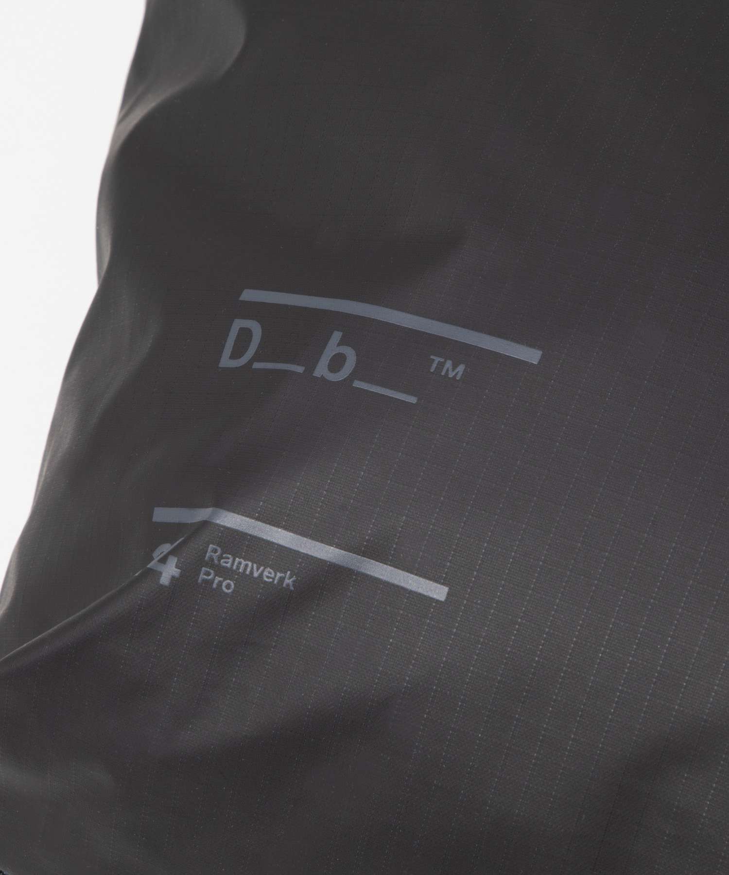 ディービー Db ディービー Db Journey Ramverk ランマク Pro Sling Bag 24L プロ スリングバック 5000501 ワンショルダー ショルダーバッグ メンズ バッグ （BLACK OUT/ブラックアウト） BLACK OUT/ブラックアウト