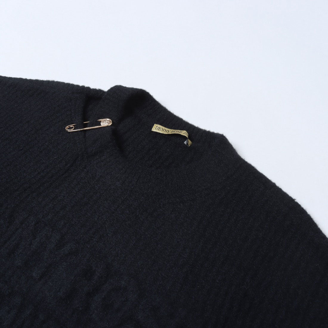 デニーローズ DENNY ROSE ブローチポイントロゴニット （BLACK） BLACK