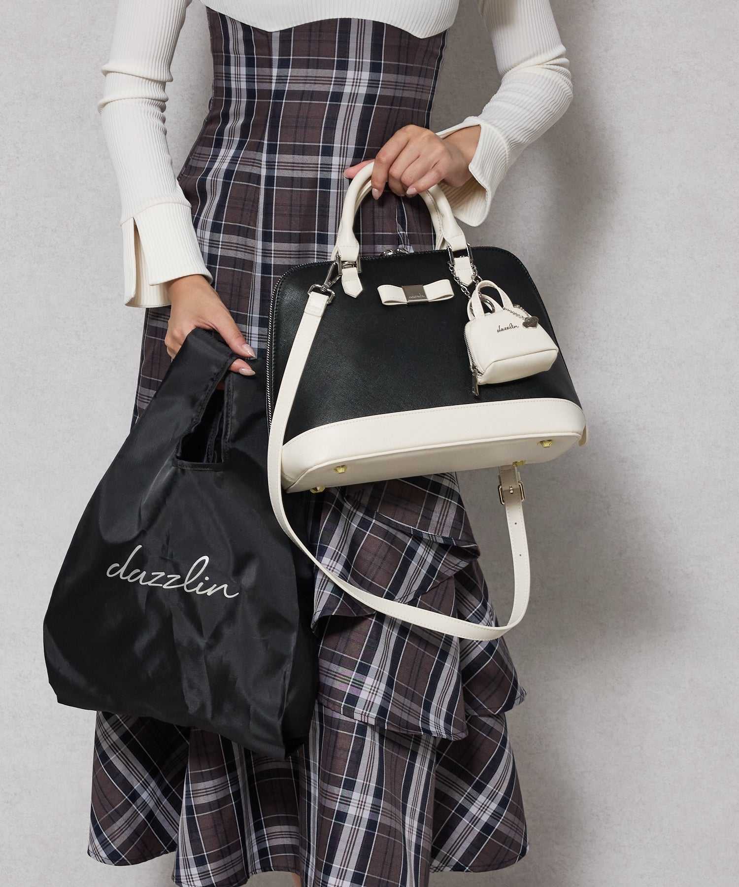 ダズリン dazzlin 【dazzlin/ダズリン】バレッタリボン エコバッグ入バッグチャーム付 ミディアムハンドバッグ （BLKWHT7601） BLKWHT7601