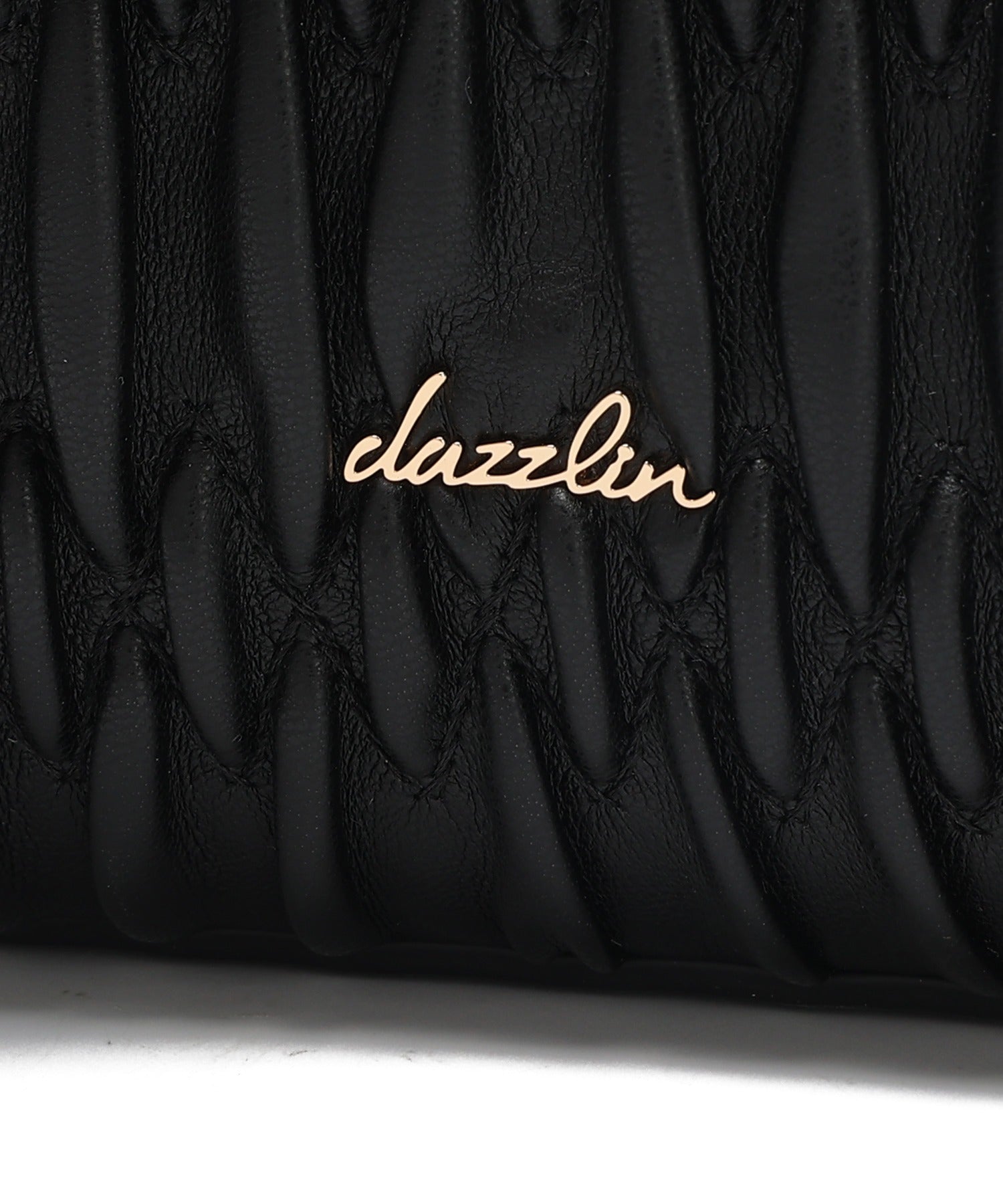 ダズリン dazzlin 【dazzlin/ダズリン】リボンキーチャーム付 ギャザーシャーリング ハンドバッグ ショルダーストラップ付 （BLK76） BLK76