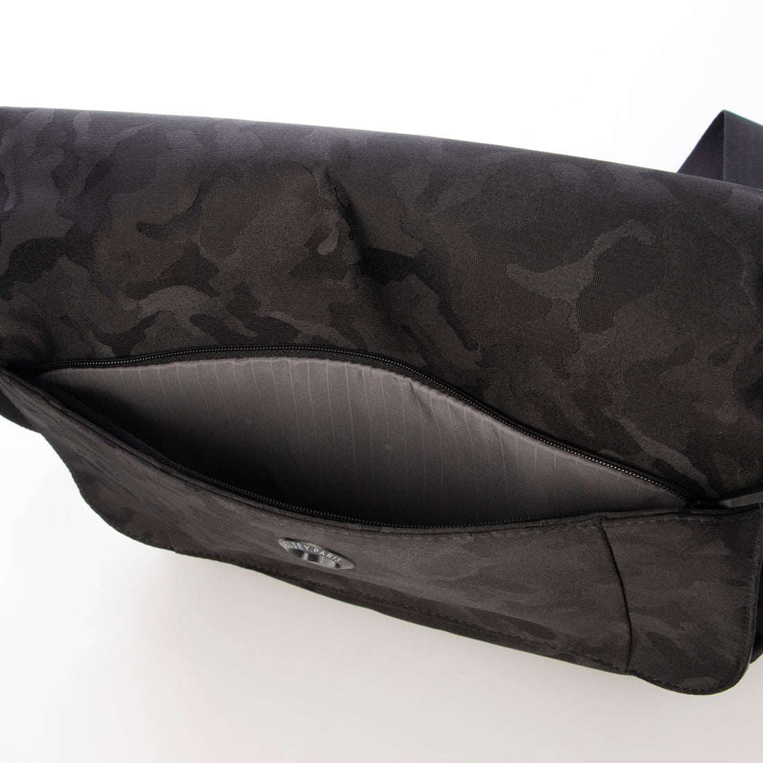 デルセー DELSEY PARIS メッセンジャーバッグ ショルダーバッグ PICPUS 8L (BLACK CAMOUFLAGE) （BLACK CAMOUFLAGE） BLACK CAMOUFLAGE
