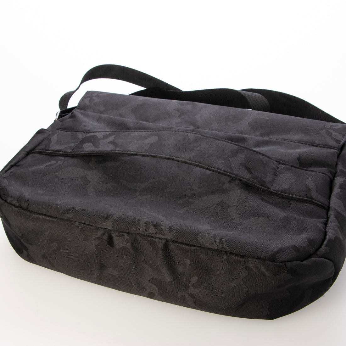 デルセー DELSEY PARIS メッセンジャーバッグ ショルダーバッグ PICPUS 8L (BLACK CAMOUFLAGE) （BLACK CAMOUFLAGE） BLACK CAMOUFLAGE