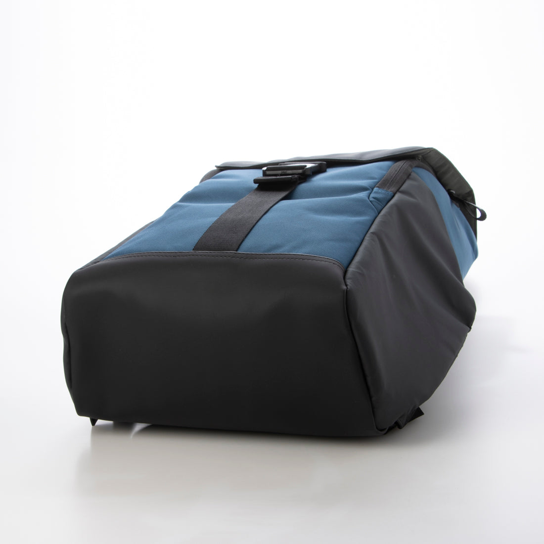 DELSEY PARIS 【 DELSEY Official】 SECURFLAP BACKPACK 16 Backpack 21L Compatible with 16-inch PC