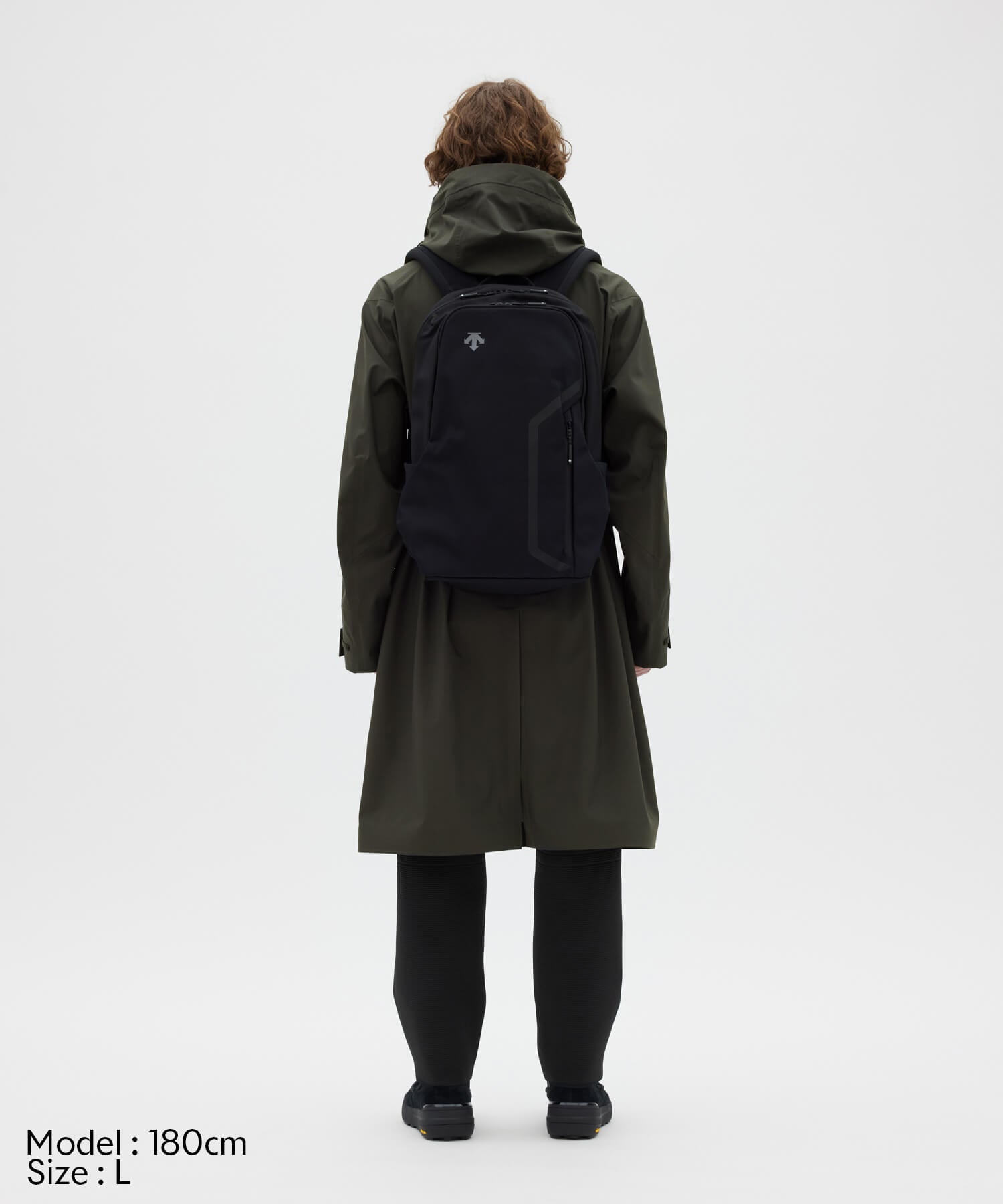 DESCENTE Aero Stream Backpack M Capacity: Approximately 20L