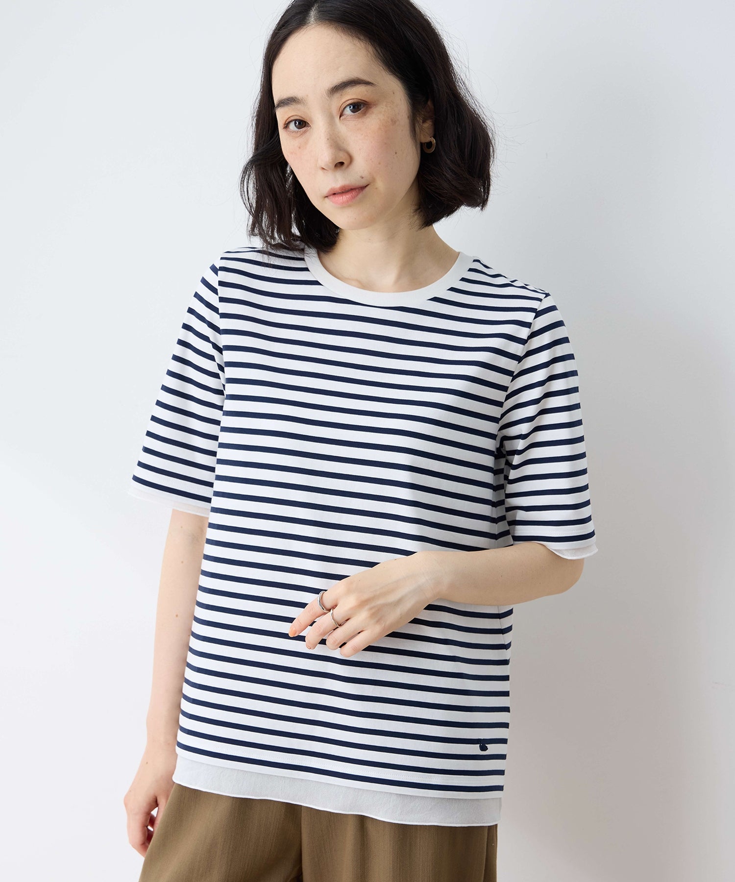 デコイ DECOY 部分シアーボーダーTシャツ （ネイビー） ネイビー