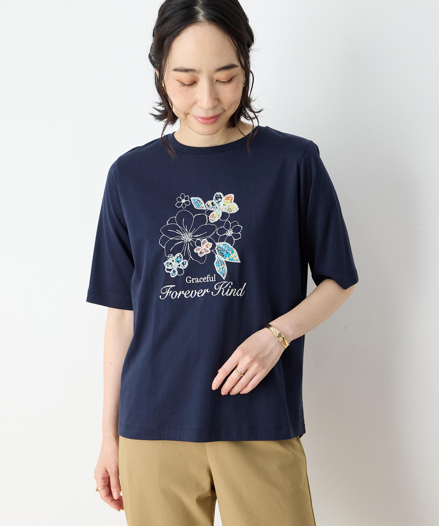 デコイ DECOY 【冷感】【UVカット】ひやさらコットン プリント＆刺繍Tシャツ （ネイビー） ネイビー