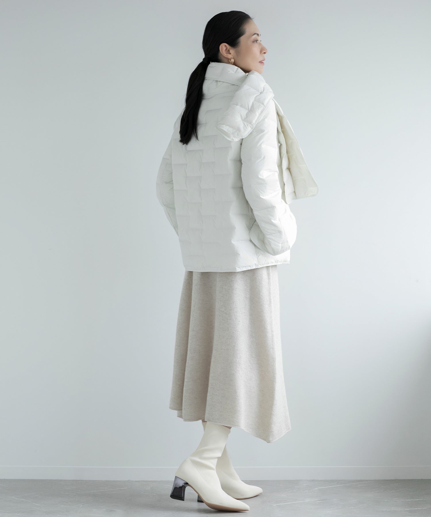 ディケイドクラシック DECADE CLASSIC 【DECADE CLASSIC】マフラーダウンジャケット （ホワイト） ホワイト