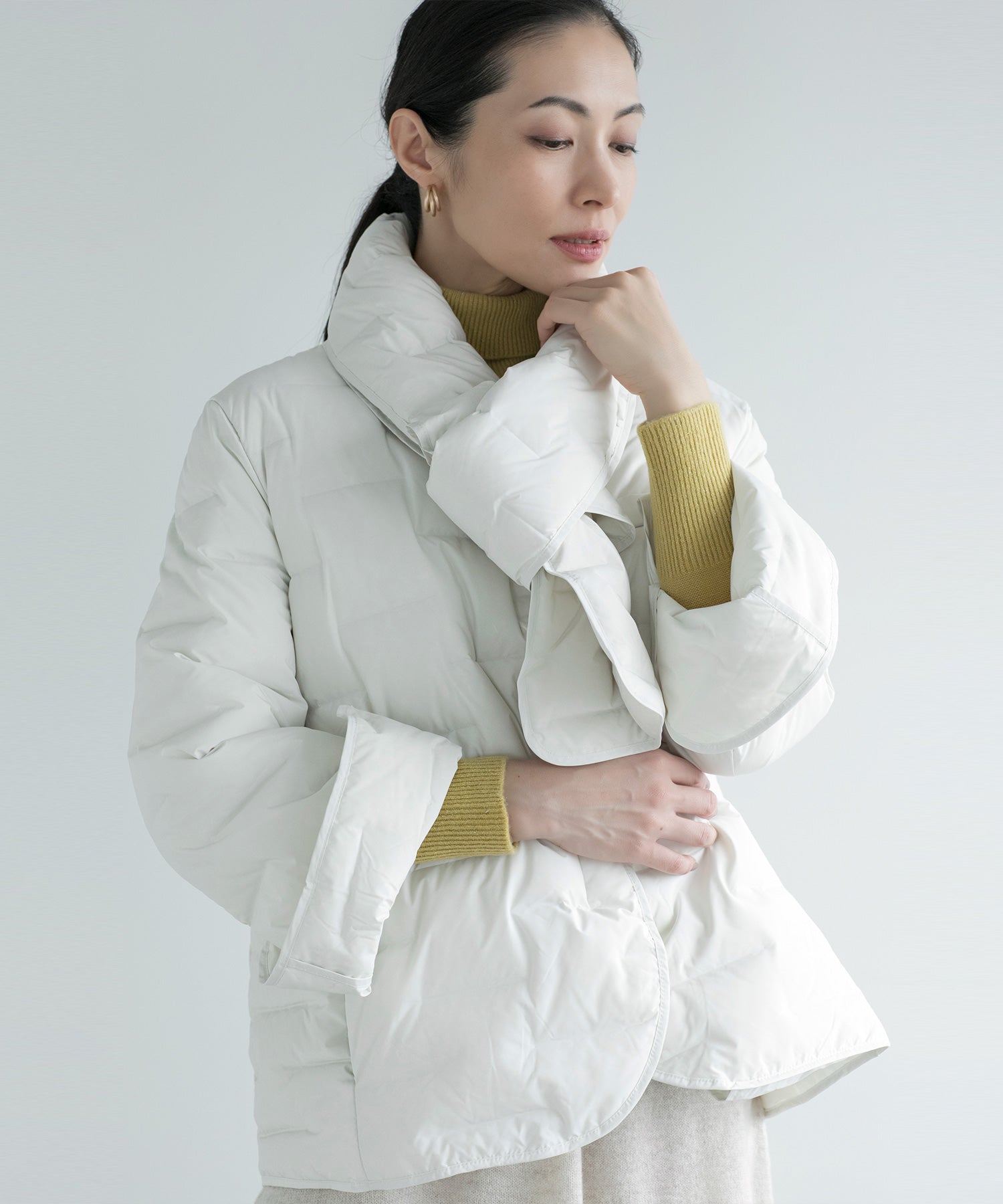 ディケイドクラシック DECADE CLASSIC 【DECADE CLASSIC】マフラーダウンジャケット （ホワイト） ホワイト