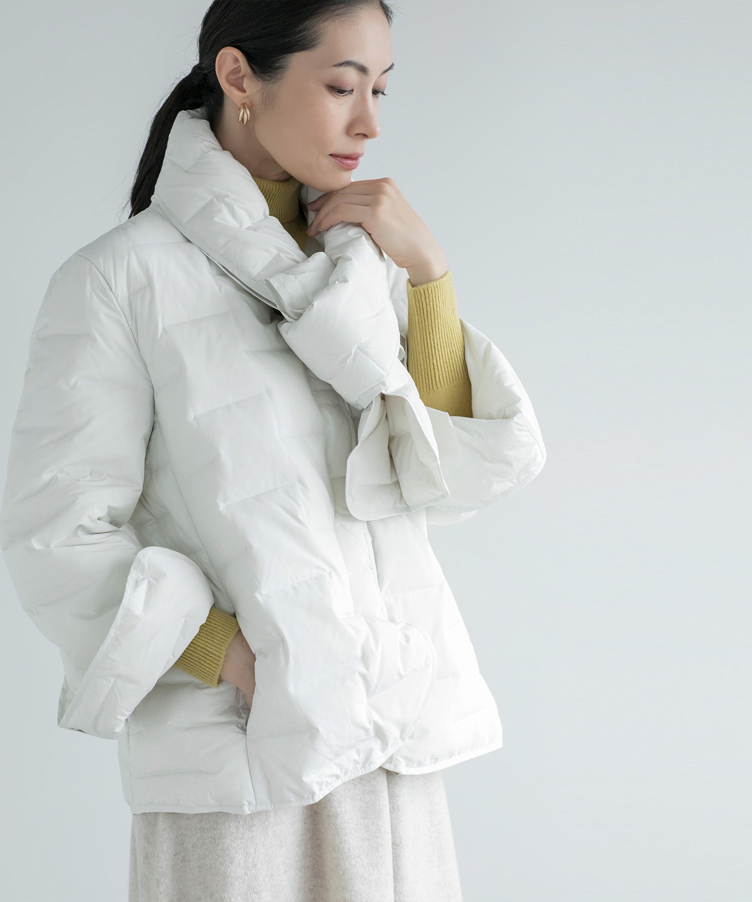 ディケイドクラシック DECADE CLASSIC 【DECADE CLASSIC】マフラーダウンジャケット （ホワイト） ホワイト